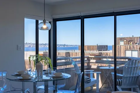 125 Surf Way #438
