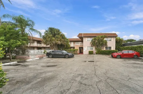 241 SE 9TH AVENUE #101