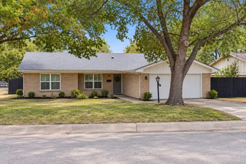 2912 Conejos Drive