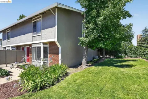 832 Royal Ann LN