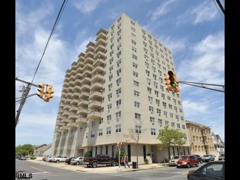 3817 Ventnor