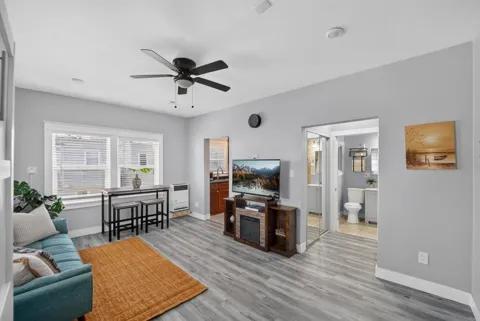 323 W 4Th Street #211