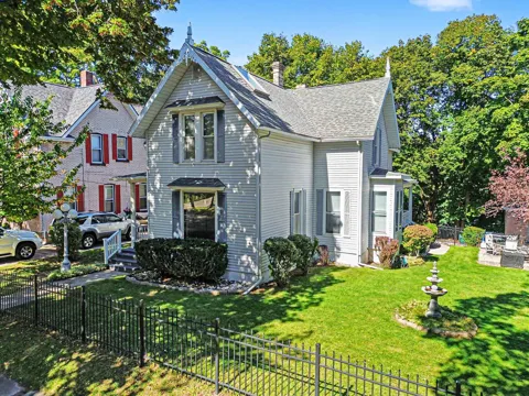 476 4th Street
