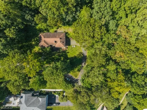 50 Mountain Ave