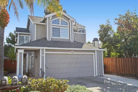 2211 Oakland Avenue