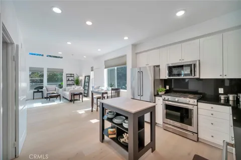 5550 Boardwalk #102
