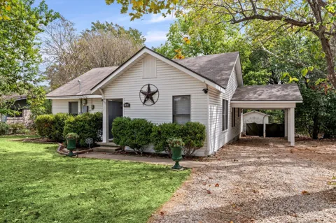 302 W Billington Drive
