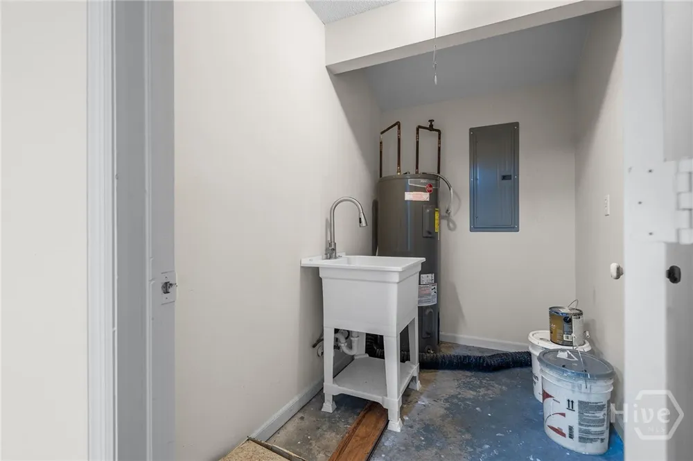 2019 Ashley Road Savannah, GA 31410
