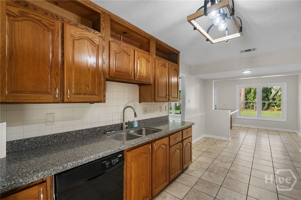 2019 Ashley Road Savannah, GA 31410