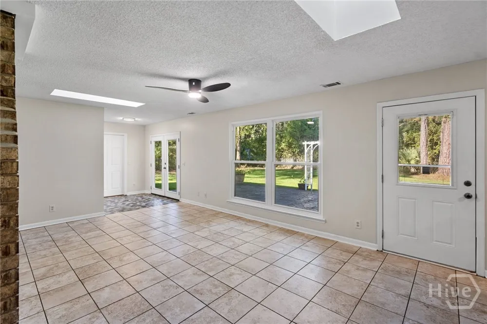 2019 Ashley Road Savannah, GA 31410