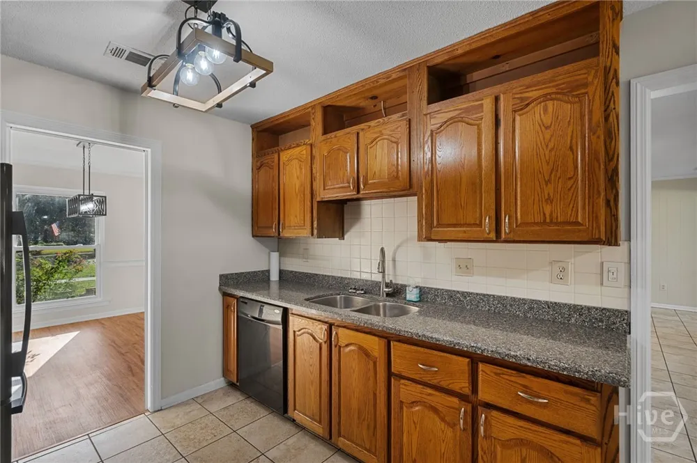 2019 Ashley Road Savannah, GA 31410