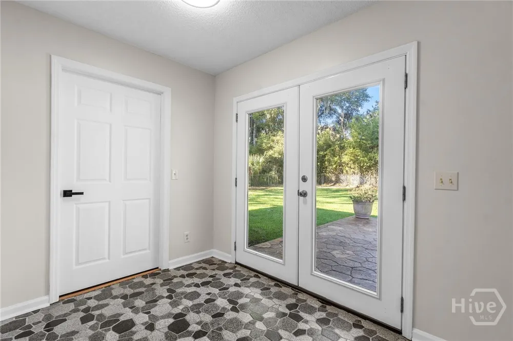 2019 Ashley Road Savannah, GA 31410