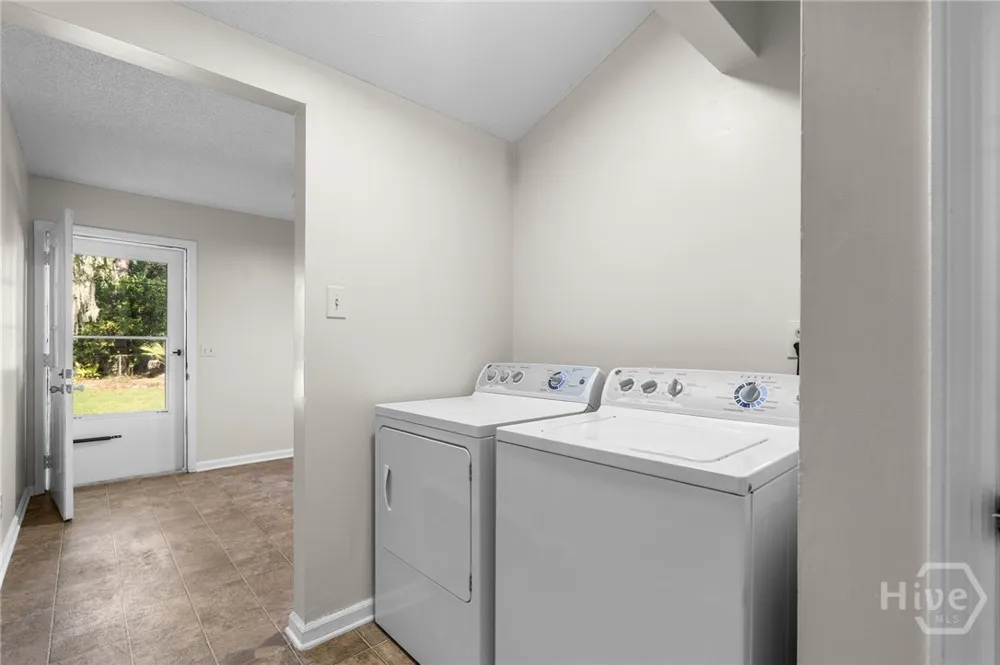 2019 Ashley Road Savannah, GA 31410