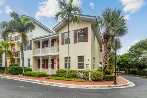 1059 W HERITAGE CLUB CIRCLE