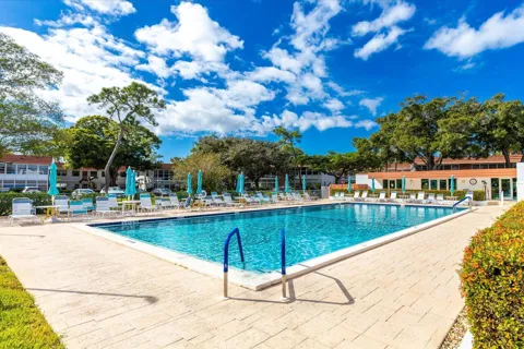 2600 SE OCEAN BOULEVARD #J12