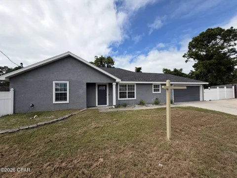 936 Pelican Place