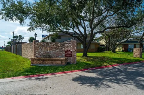 6148 Hidden Oaks #3