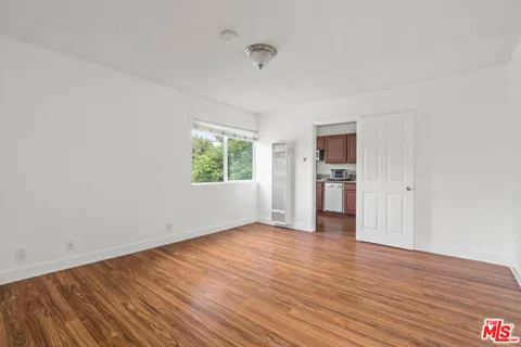 616 Vernon Avenue #3