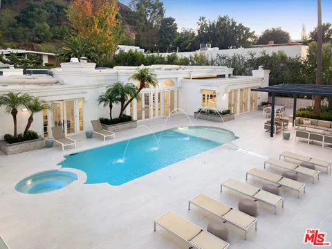 505 EVELYN PLACE