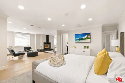 505 EVELYN PLACE