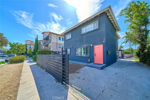 3011 S West View