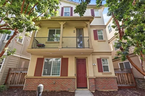 56 Regency Place