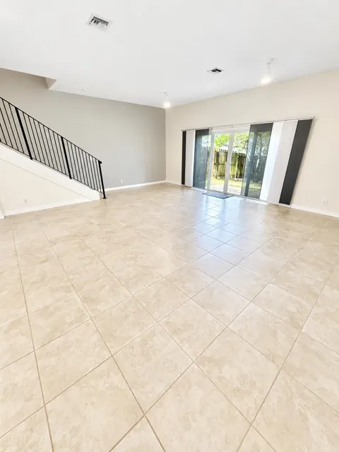 2931 SW 18th Terrace