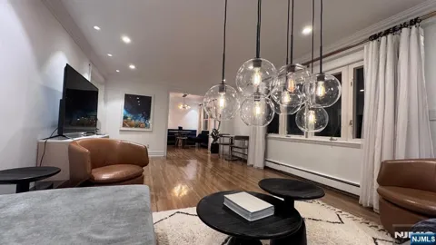 256 10th Street 2