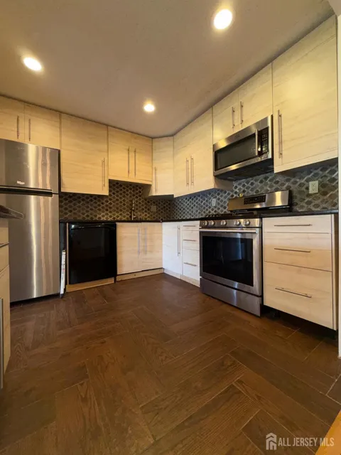380 Lancaster Court
