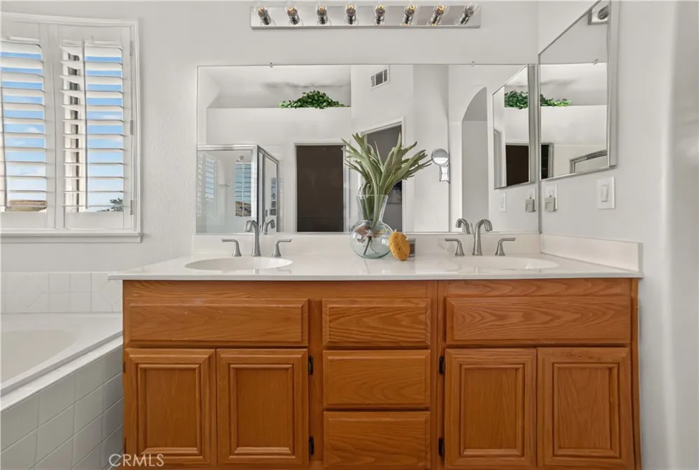 580 E Hazeltine Ontario, CA 91761