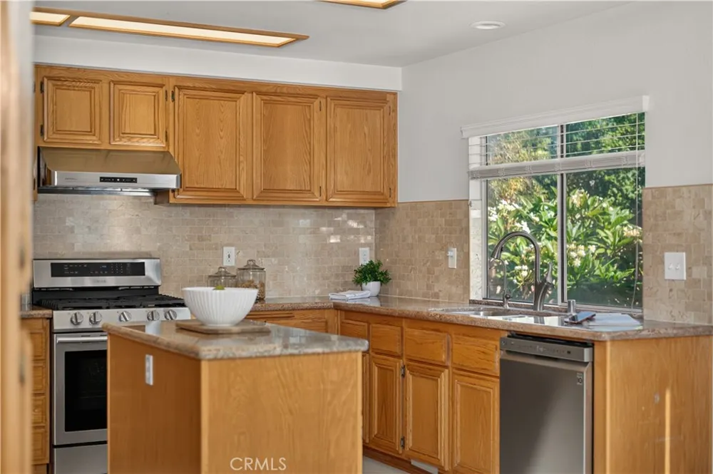 580 E Hazeltine Ontario, CA 91761