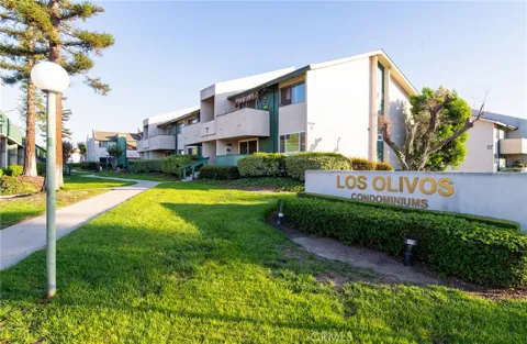 15321 Santa Gertrudes #J110