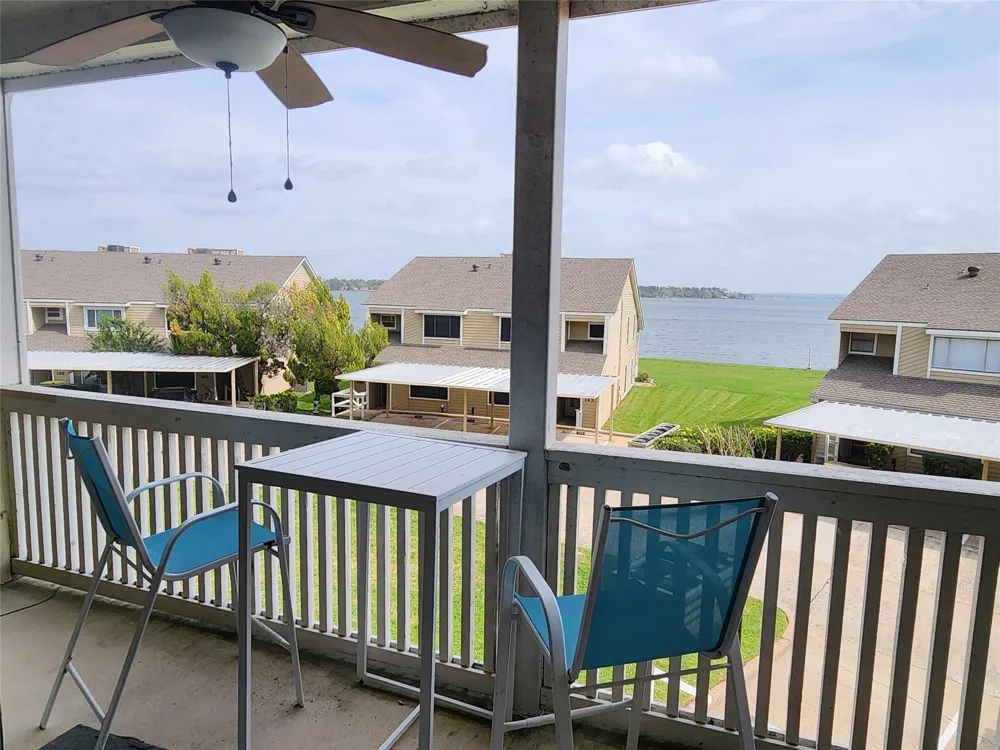 162 April Point Drive S Conroe, TX 77356