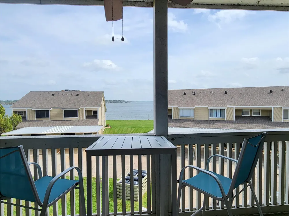 162 April Point Drive S Conroe, TX 77356