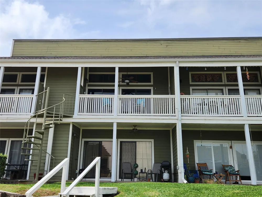 162 April Point Drive S Conroe, TX 77356