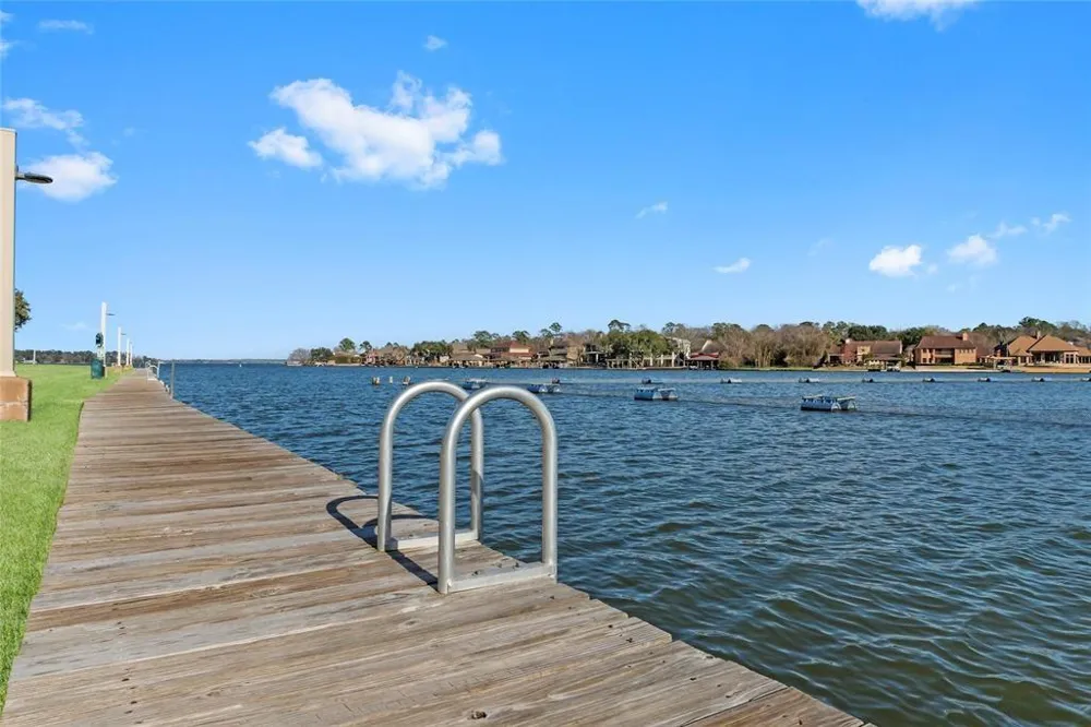 162 April Point Drive S Conroe, TX 77356
