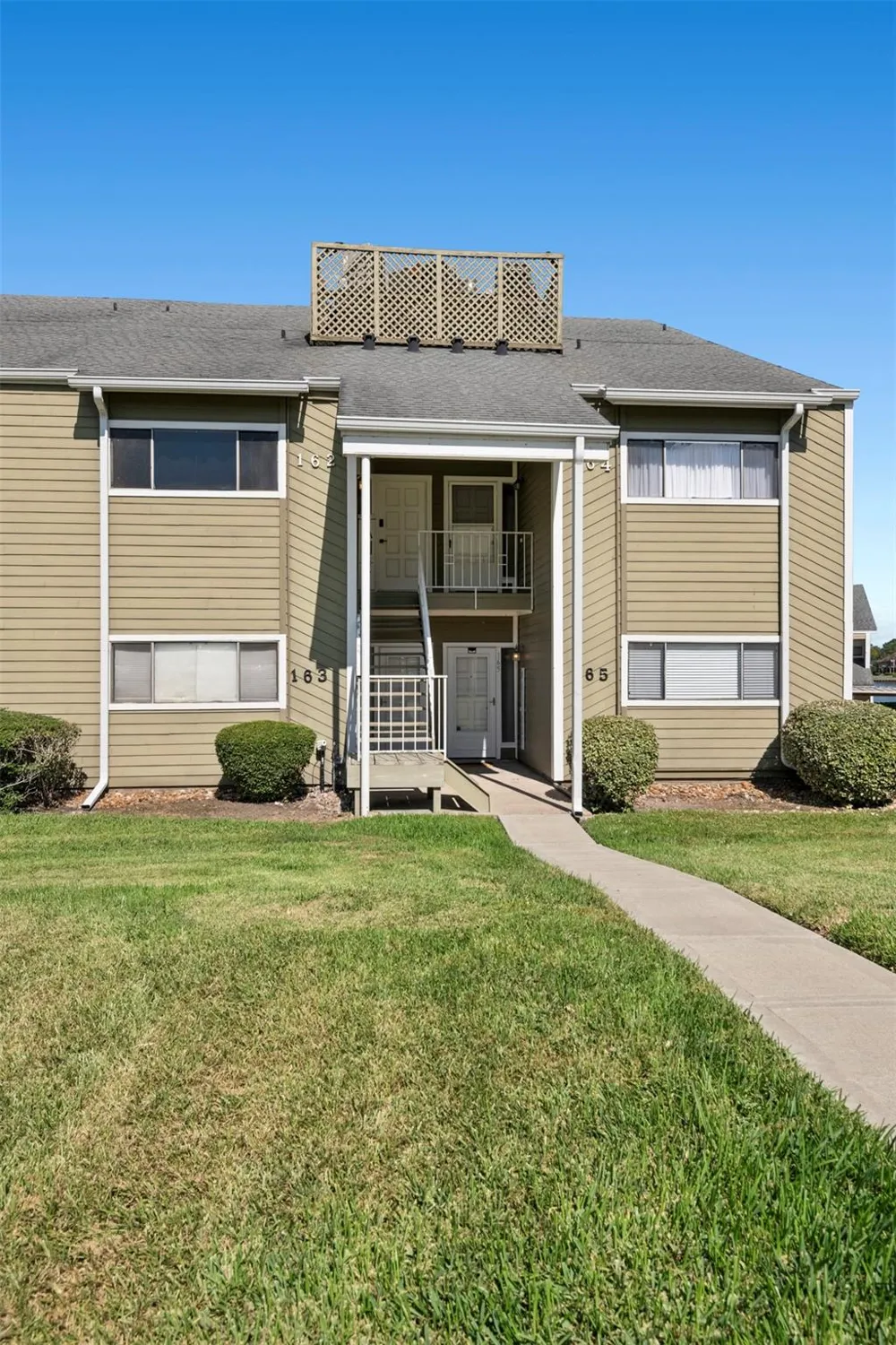 162 April Point Drive S Conroe, TX 77356