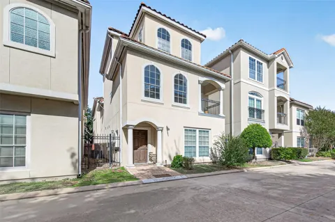 7250 Harmony Cove