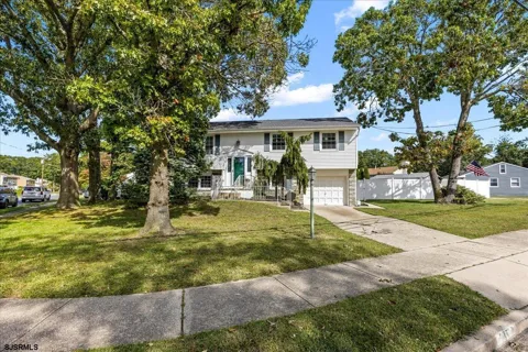 1011 W Groveland Ave