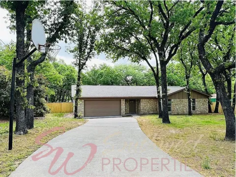 2605 W Highland Drive