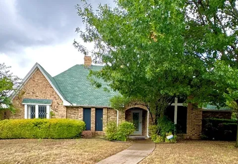 627 Meadowbrooke Place