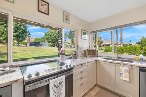 72620 Rolling Knoll Drive