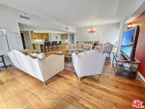 10445 Wilshire Boulevard #1202