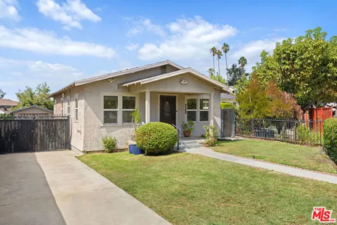 3311 Carlyle Street