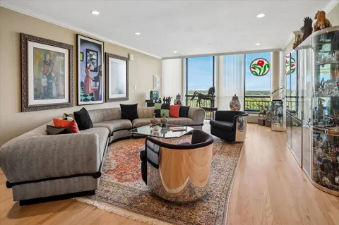 6335 W Northwest Highway #1117