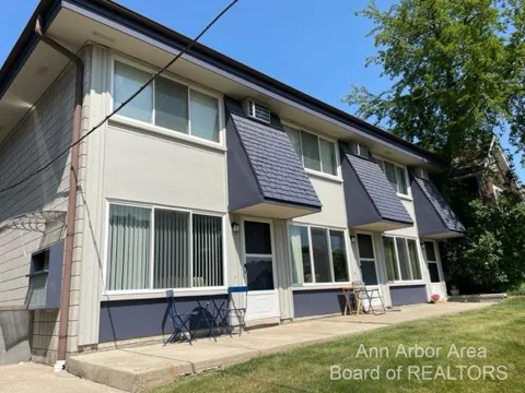 442 S 1st Street #4