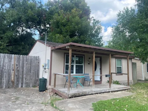 918 Maple Street