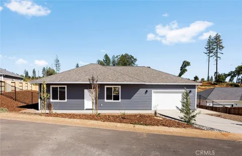 5826 Golden Oaks Road