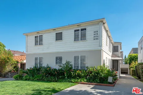 1474 Reeves Street