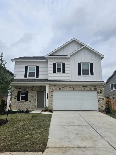 2731 Crested Creek Lane